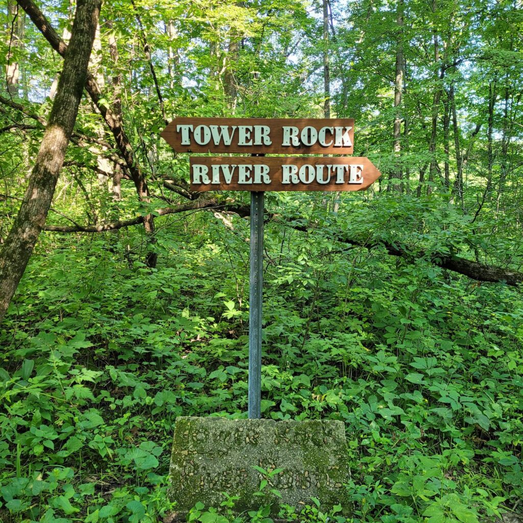 Trail sign at Apple River Canyon State Park