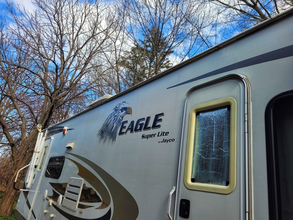 Photo of RV with no awning