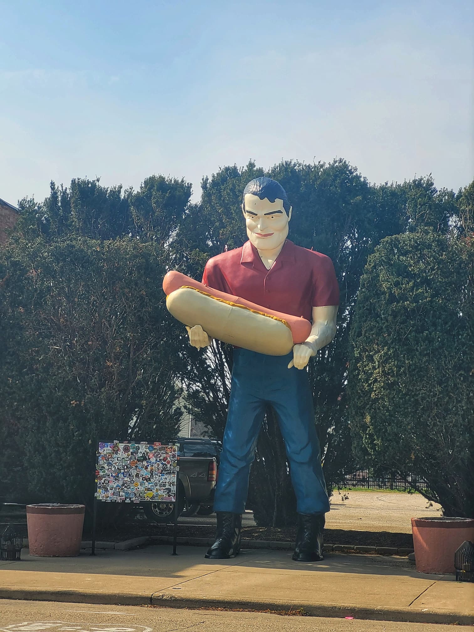 photo of atlanta il muffler man