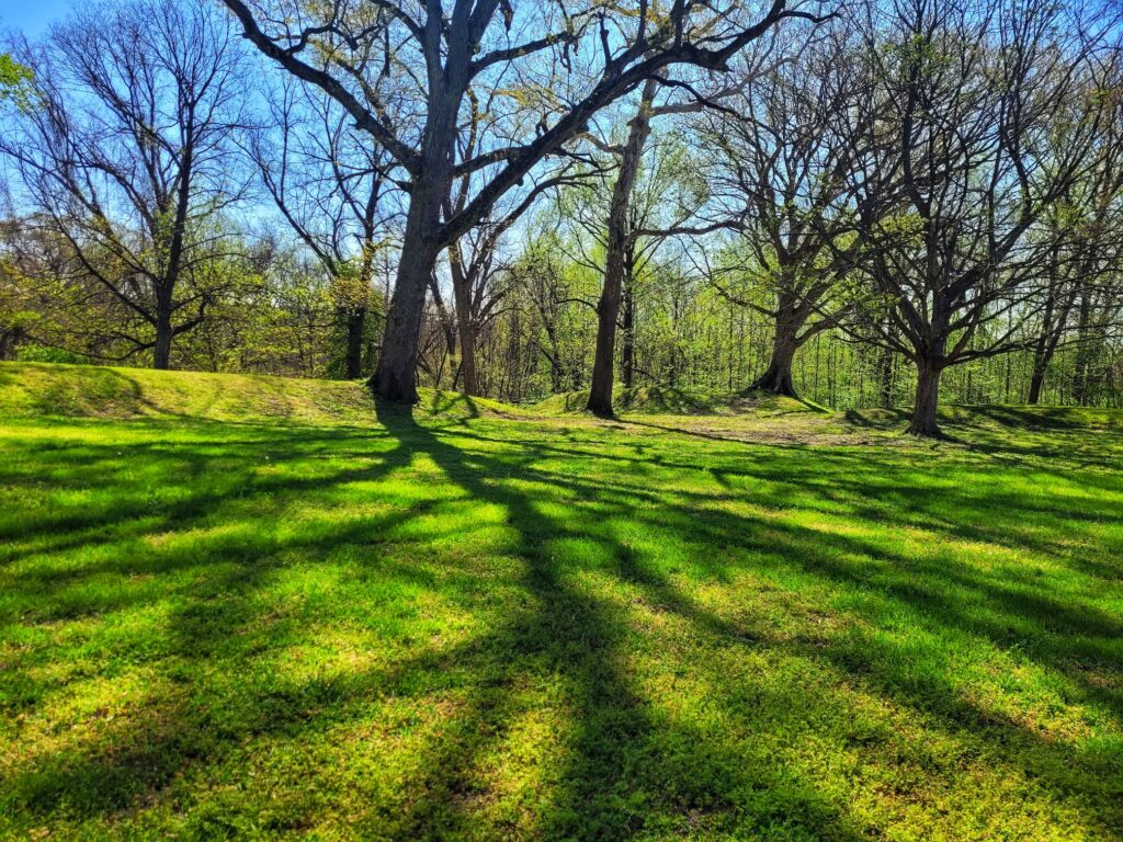 Photo of earthen mounds at fort kaskaskia