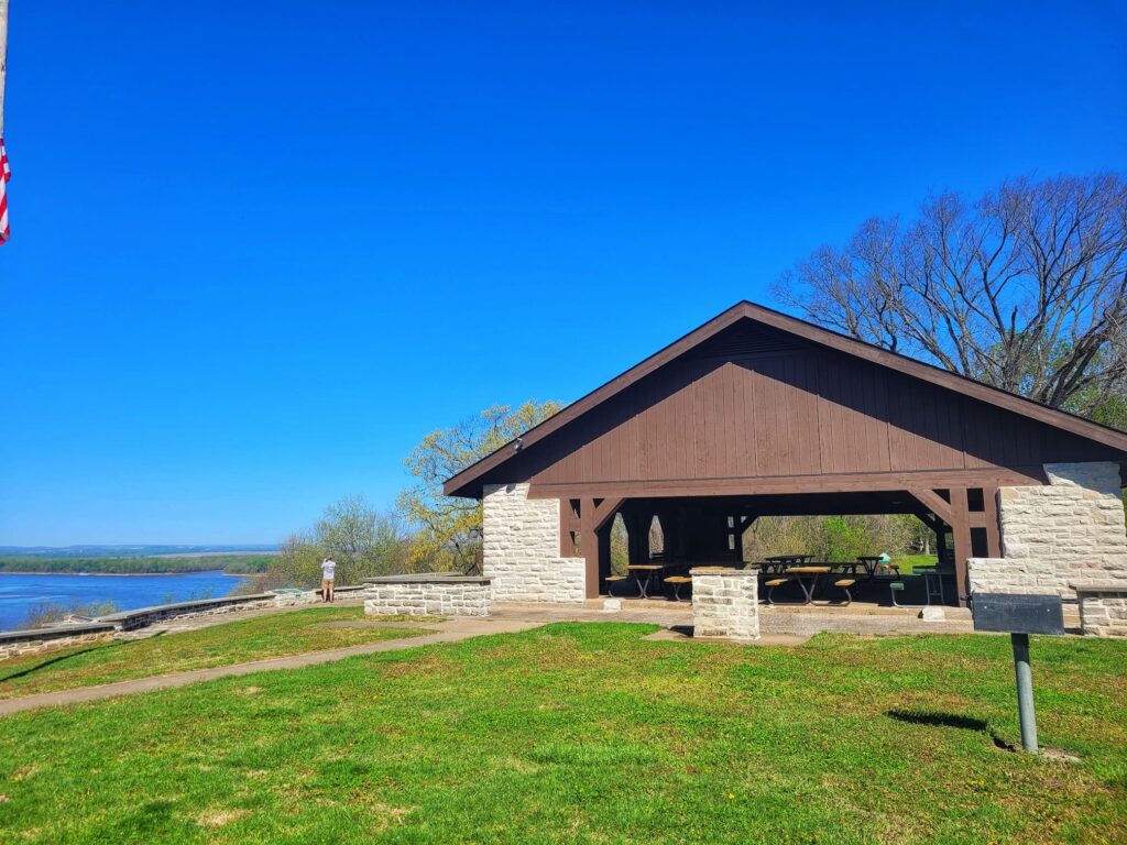 Photo of shelter at fort kaskaskia state park