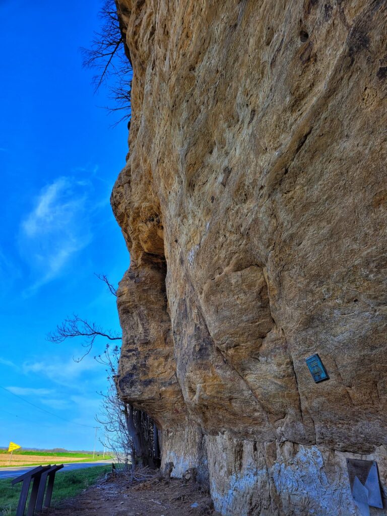 photo of Modoc Rock Shelter in Prairie du Rocher