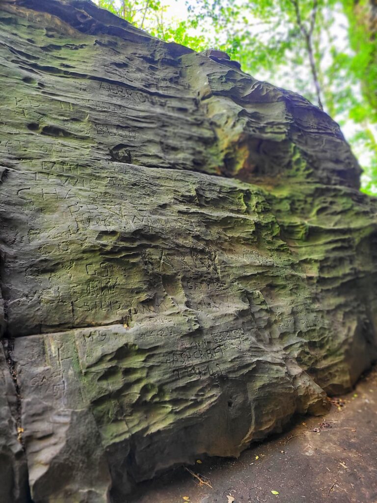 photo of carved sandstone rock at giant city