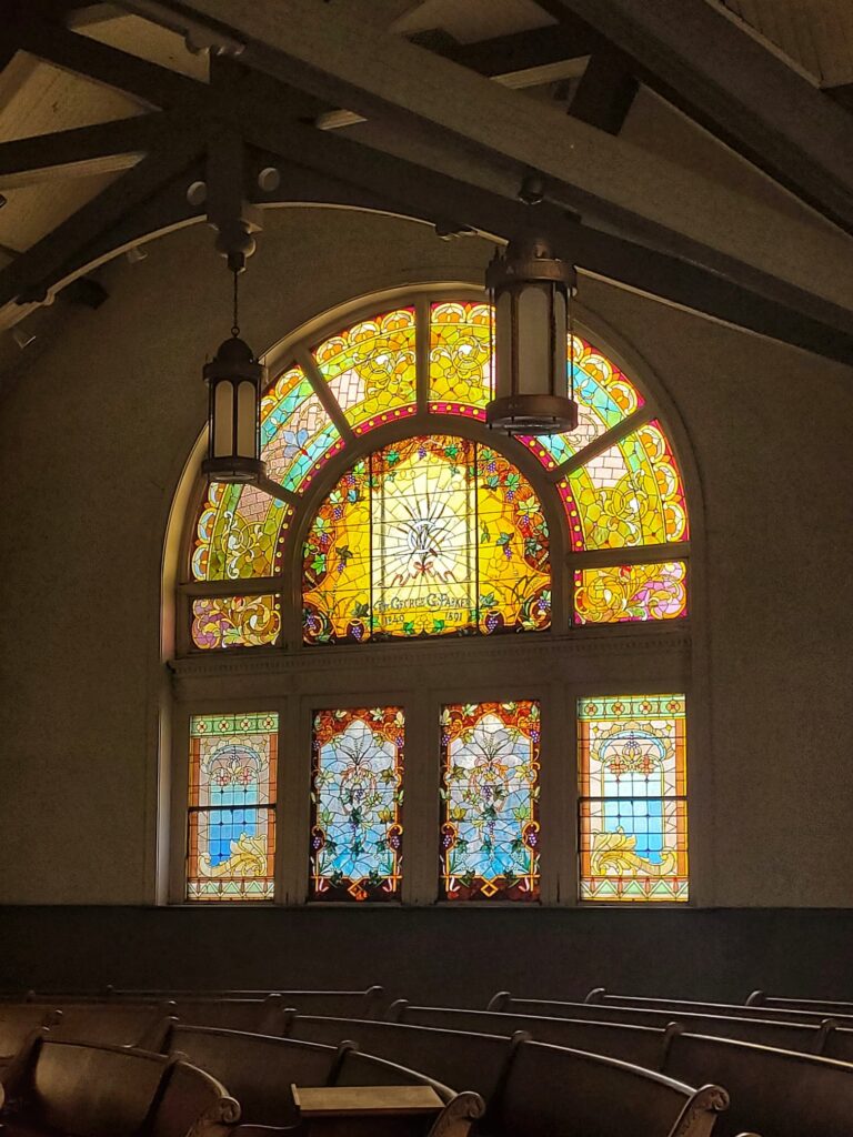 photo of stained glass window in first Presbyterian church
