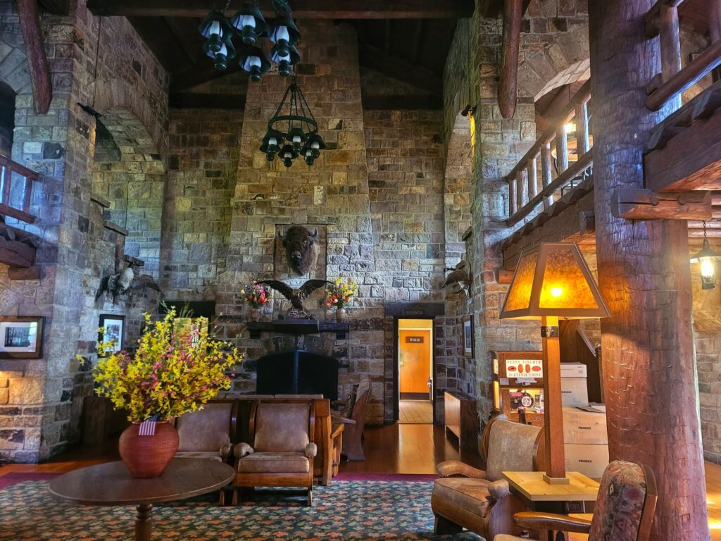 photo of inside of giant city lodge