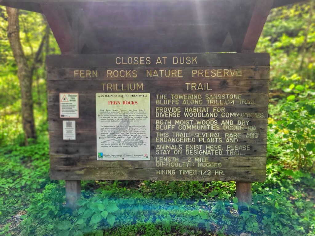 photo of trail sign for trillium trail