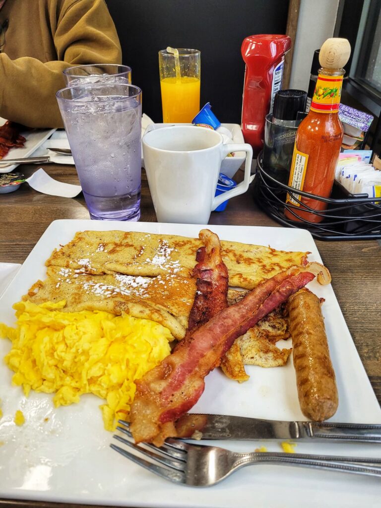 photo of plate of breakfast food