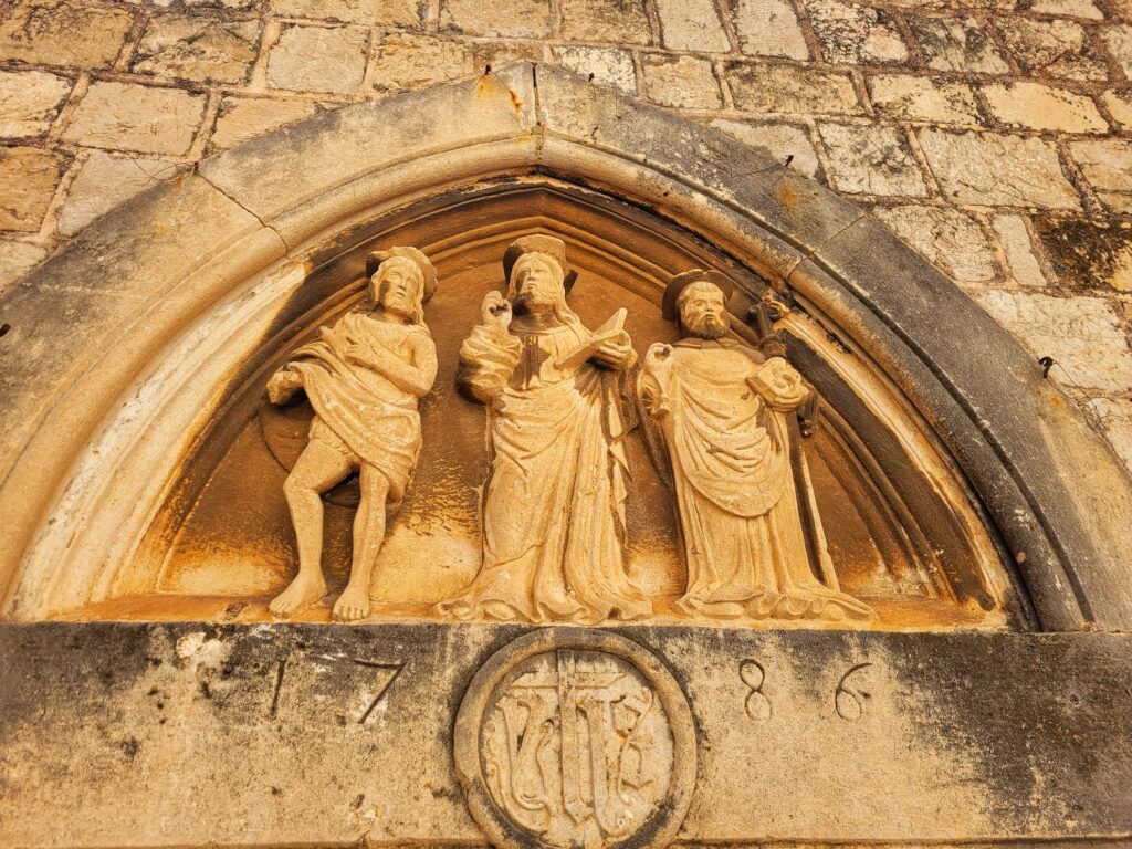 close up photo of Dubrovnik cathedral