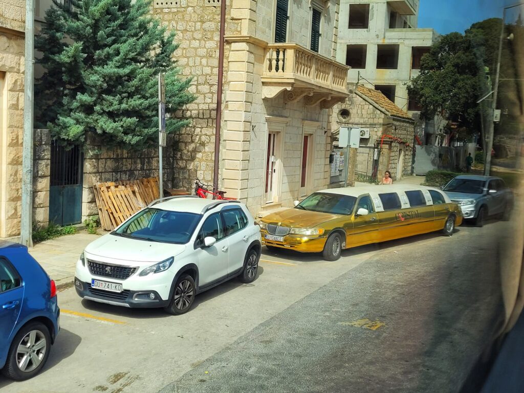 photo of gold limo in Dubrovnik