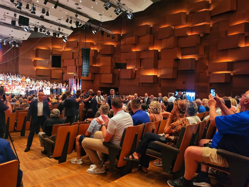 photo of prime minister Plenkovic at CFU festival combined performance