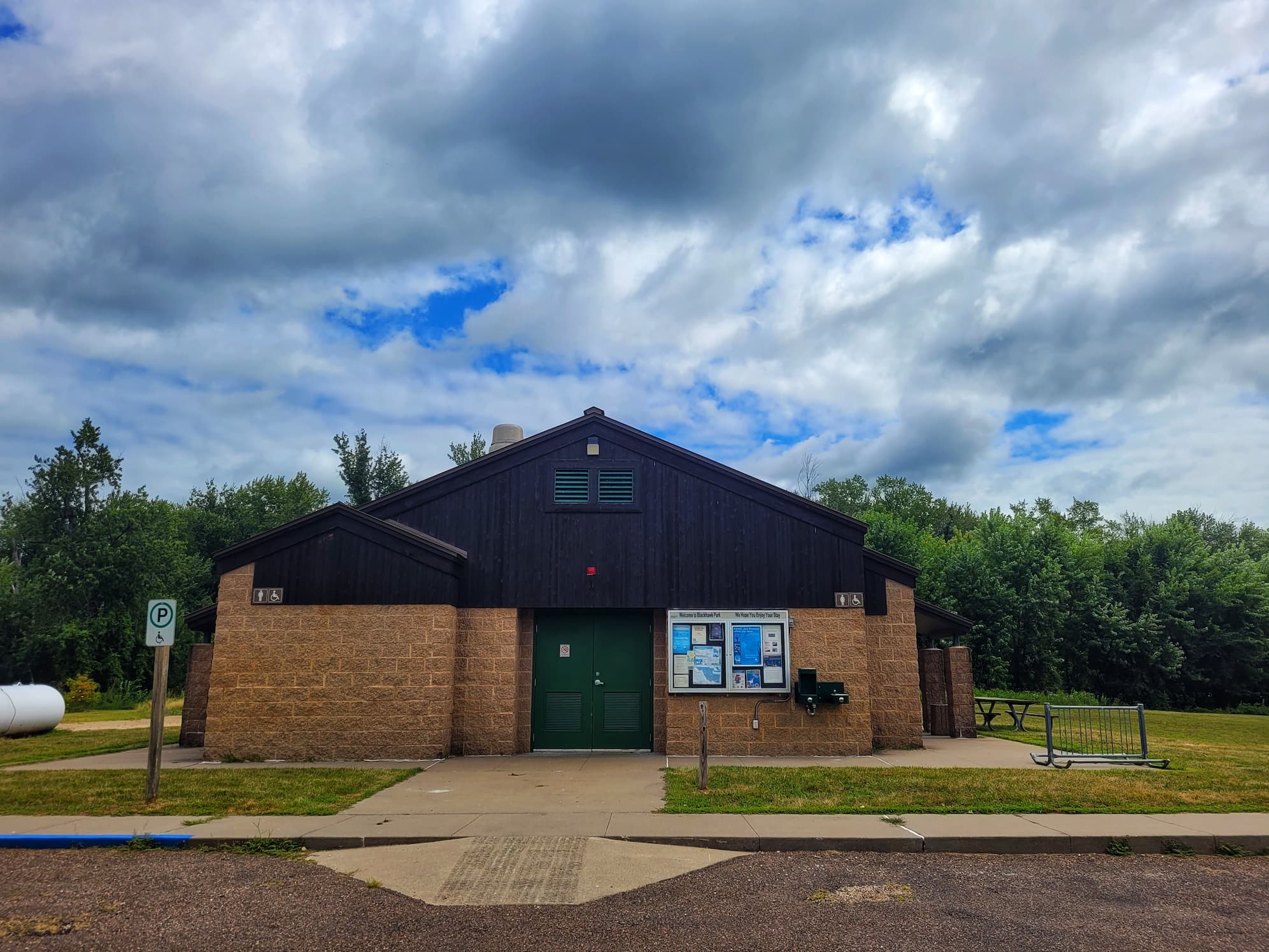 photo of Blackhawk Park campground showerhouse