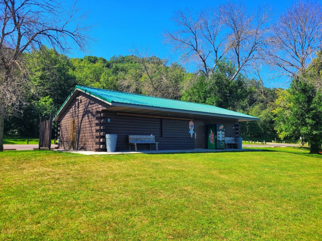 photo of blackhawk lake beach showerhouse