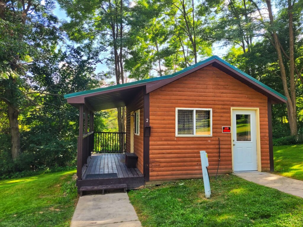 photo of blackhawk lake cabin