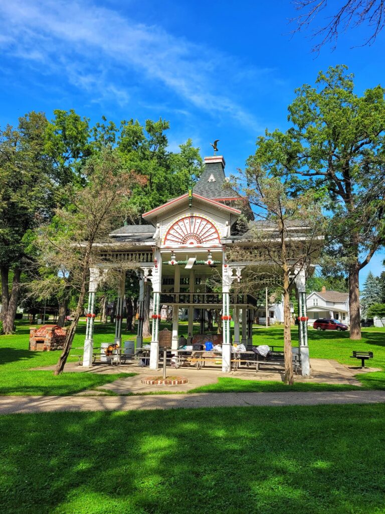 photo of swan park springhouse in beaver dam