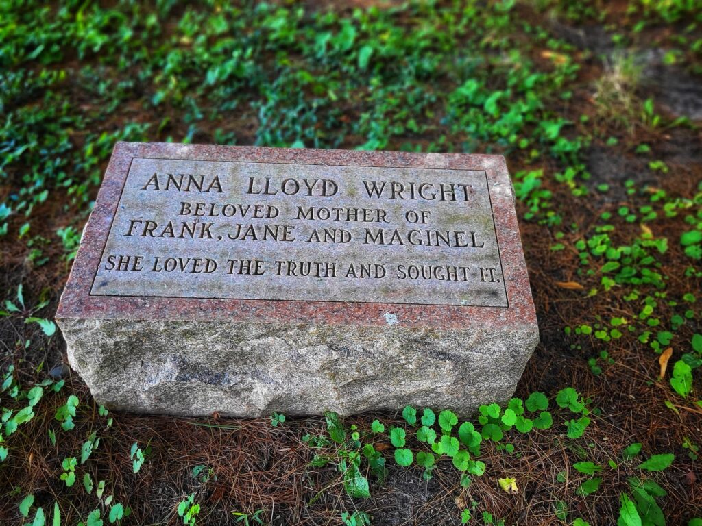 photo of anna lloyd wright grave