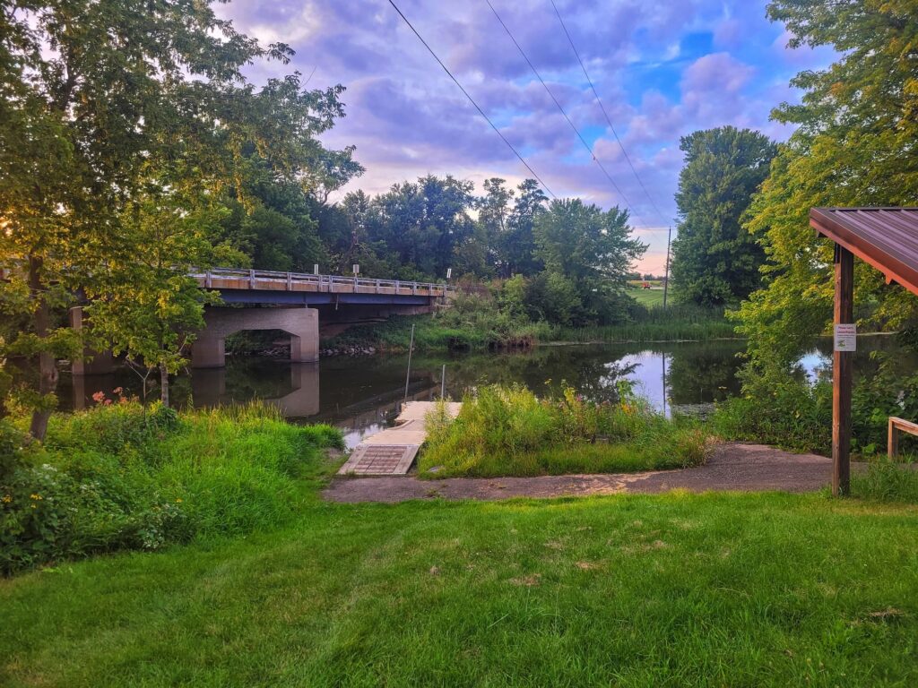 photo of kayak launch on crawfish river