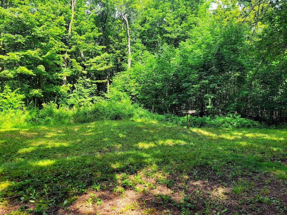 photo of effigy mound at calumet county park