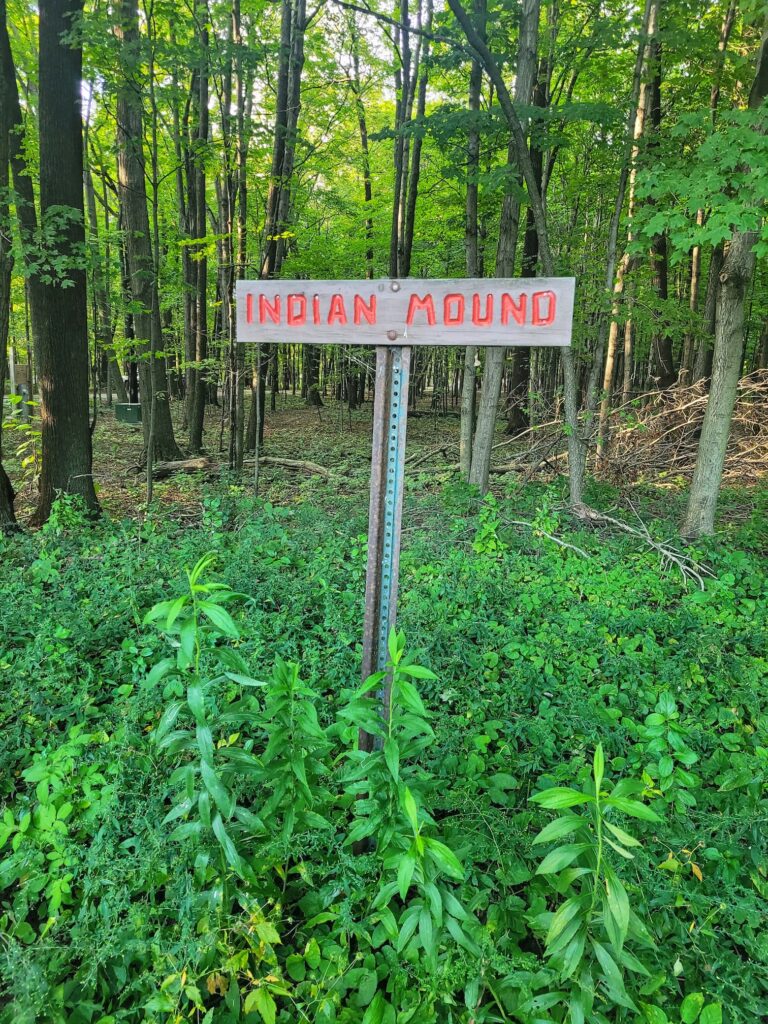 photo of effigy mound at calumet county park