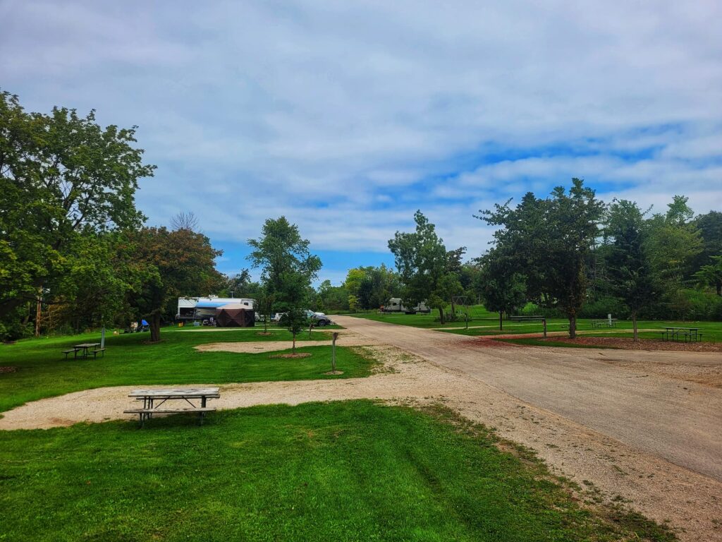 photo of calumet county park south loop campsites