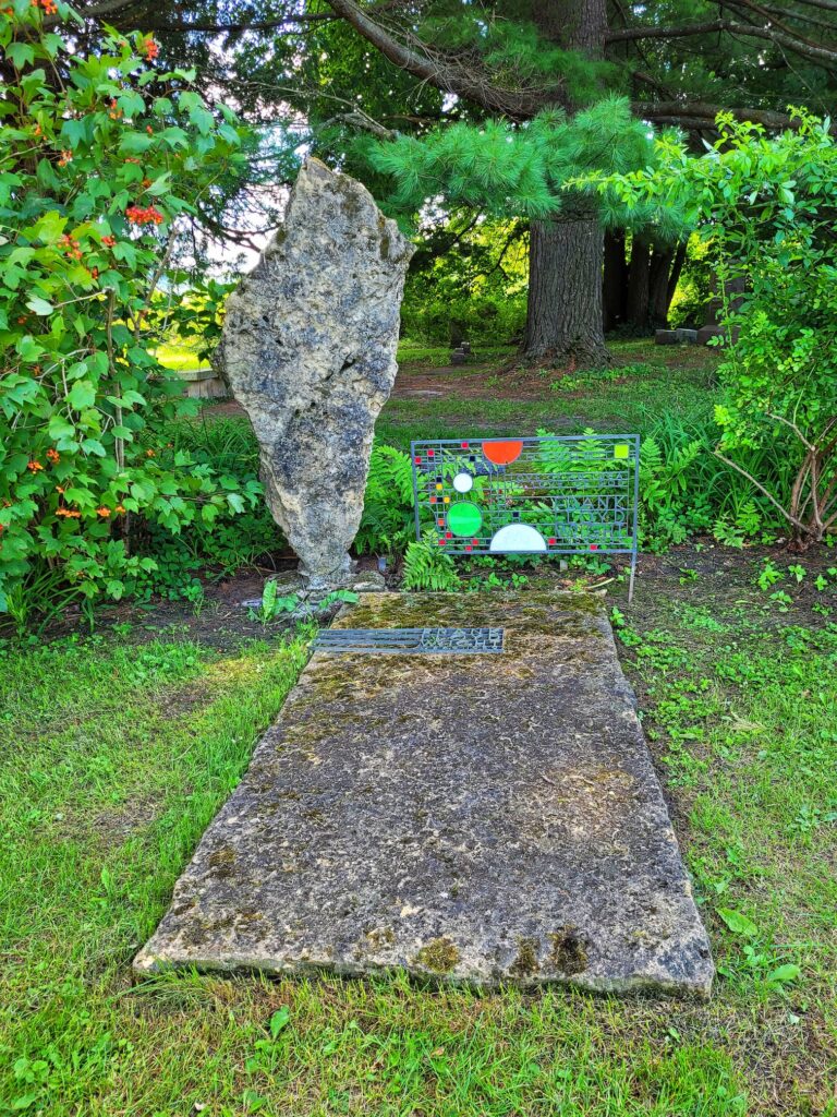 photo of frank lloyd wright cenotaph