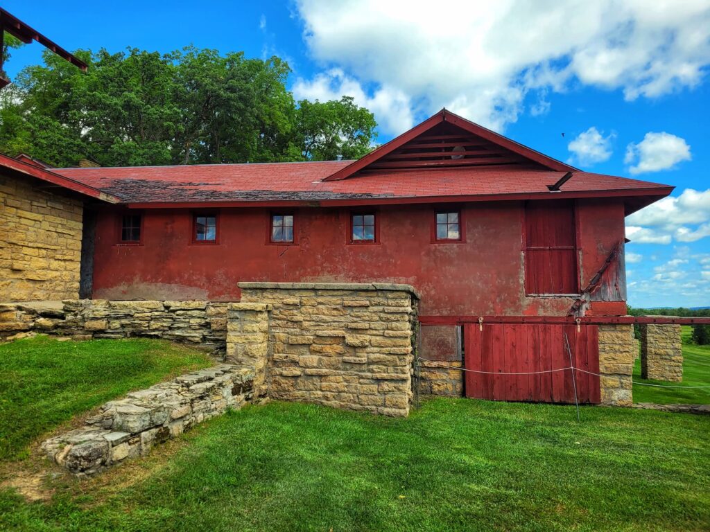 photo of midway barn at taliesin