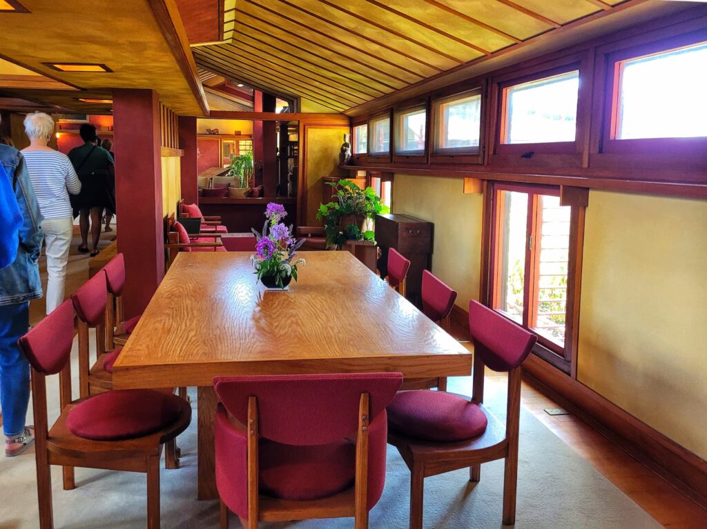 photo of frank lloyd wright's studio at taliesin