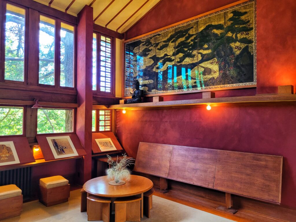 photo of frank lloyd wright's studio at taliesin