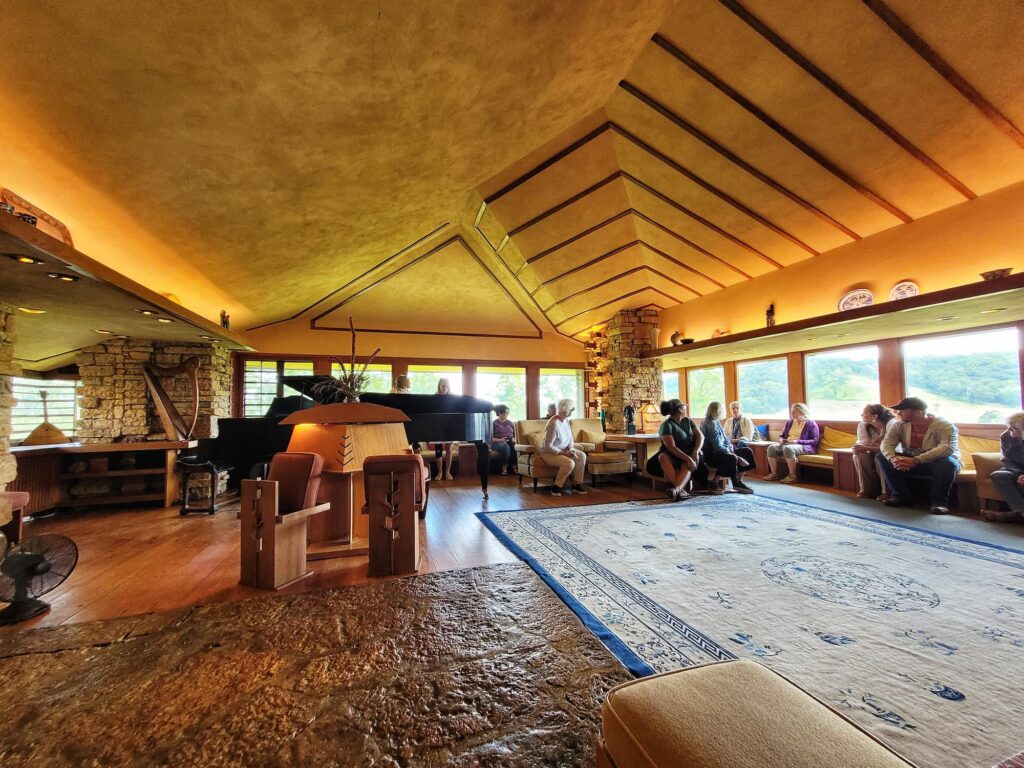 photo of taliesin living room