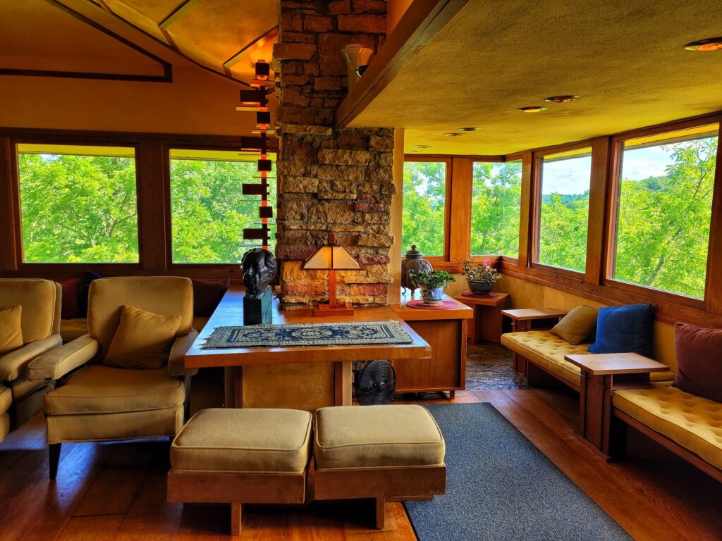 photo of taliesin living room