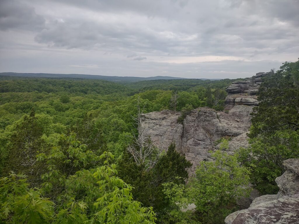 photo of indian point trail in garden of the gods observation area