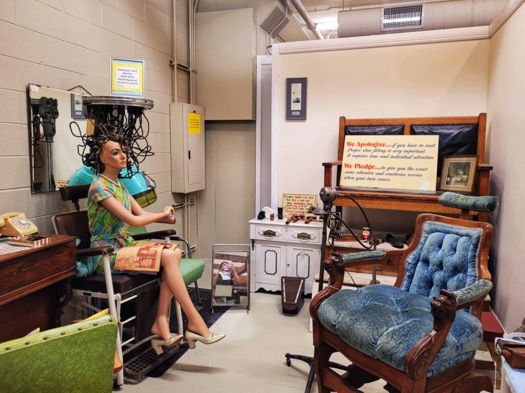 photo of 1950s beauty salon exhibit