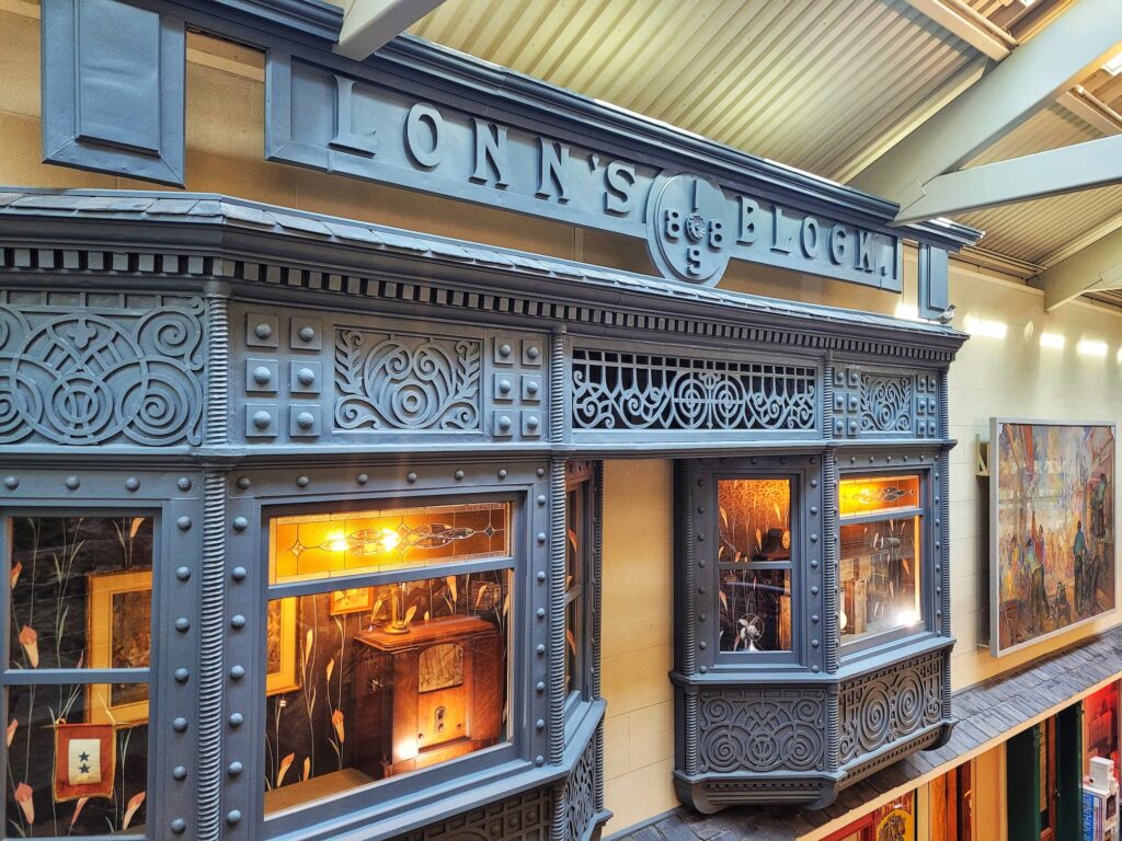 photo of lonn building storefront