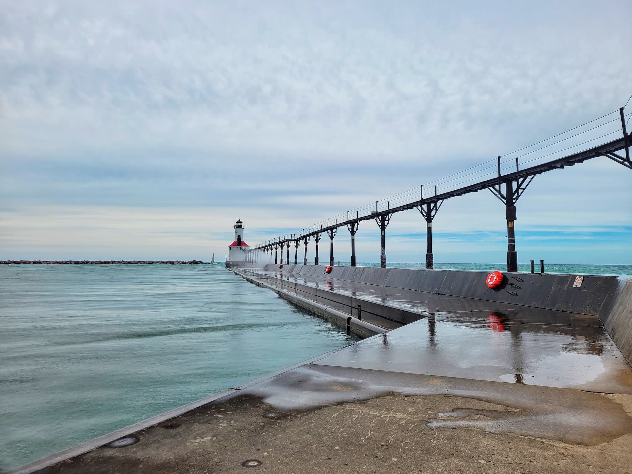 photo of michigan city pierhead lighthouse