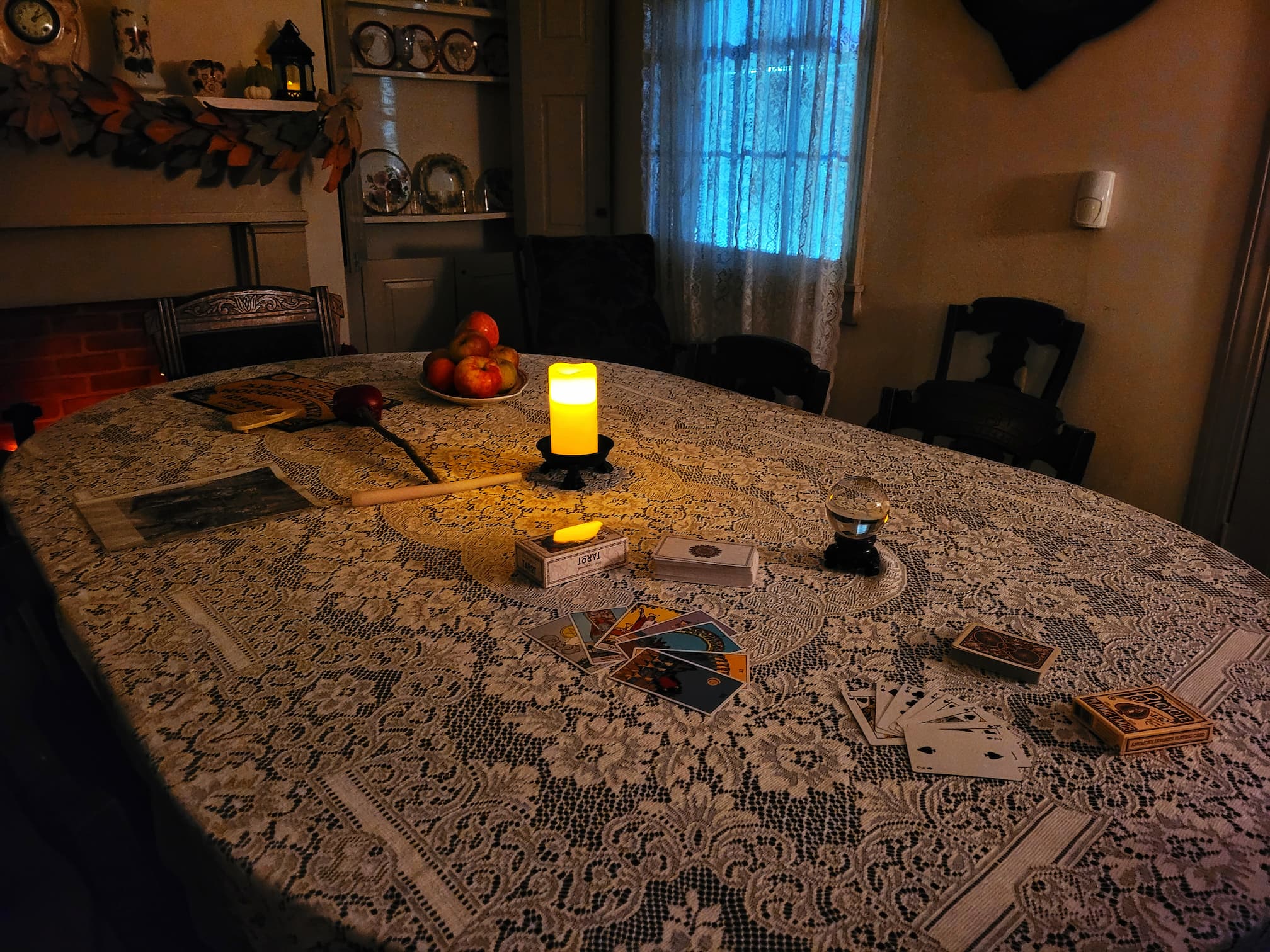 photo of mudd house dining room