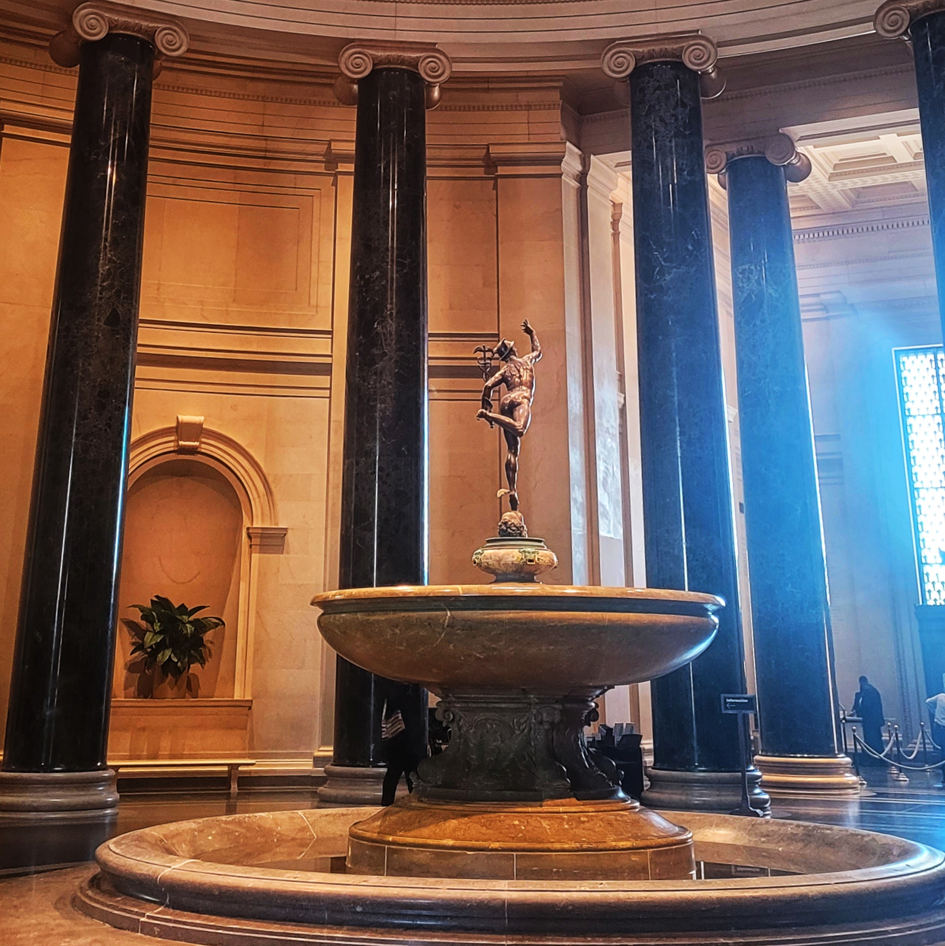 photo of national gallery of art rotunda