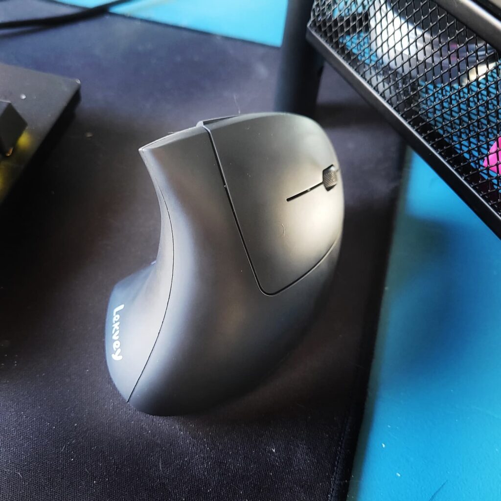 photo of ergonomic mouse