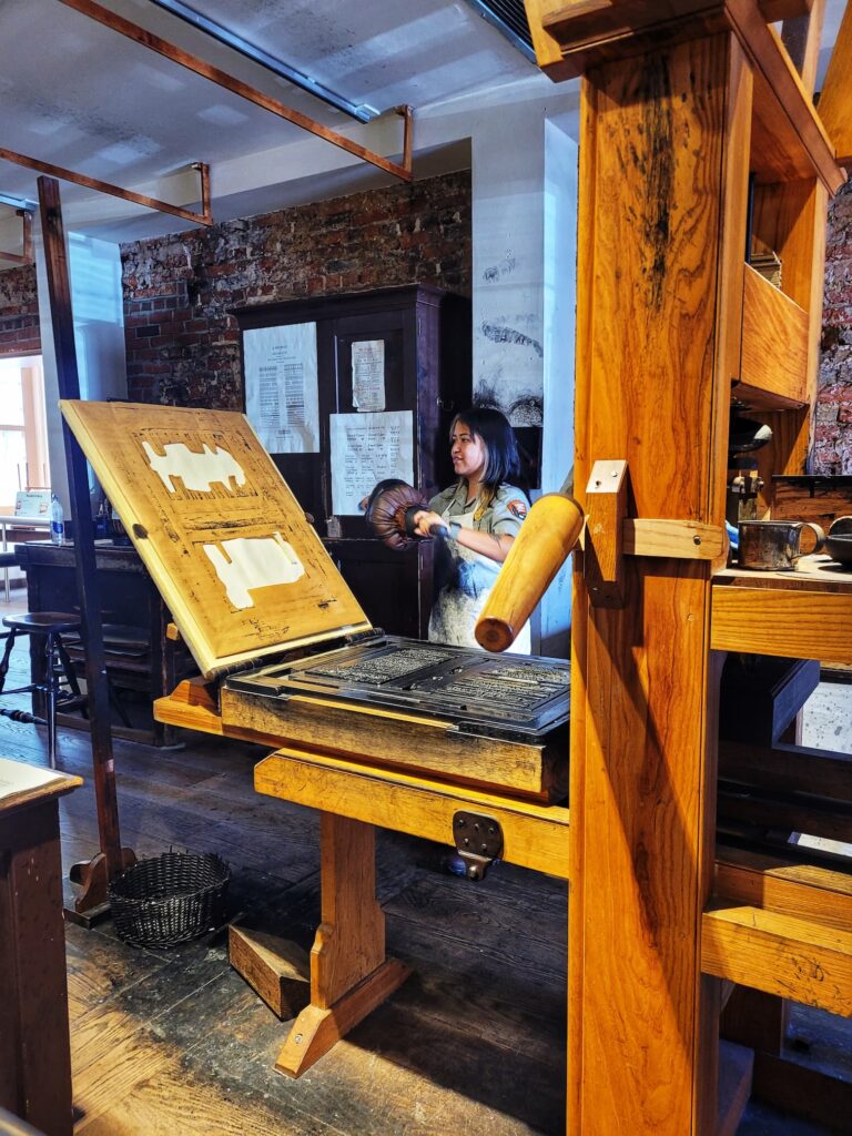 photo of franklin printing office demonstration