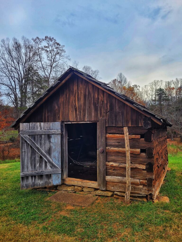 photo of replica cabin at booker t washington national monument