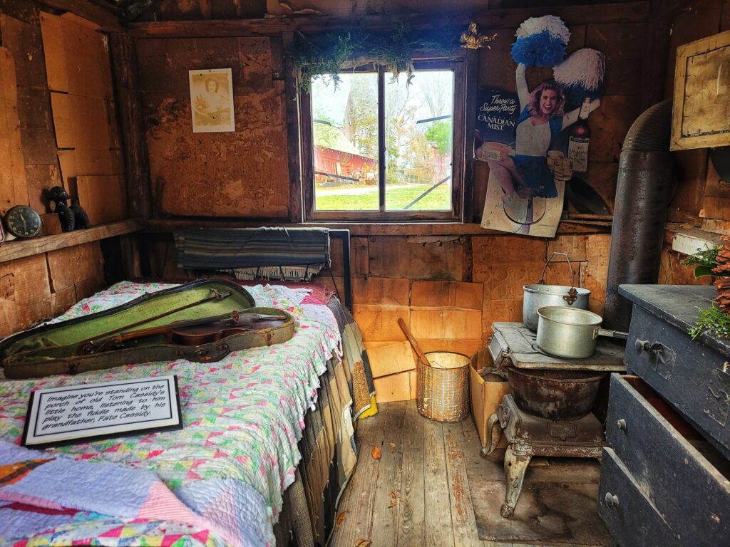 photo of museum of appalachia cabin interior