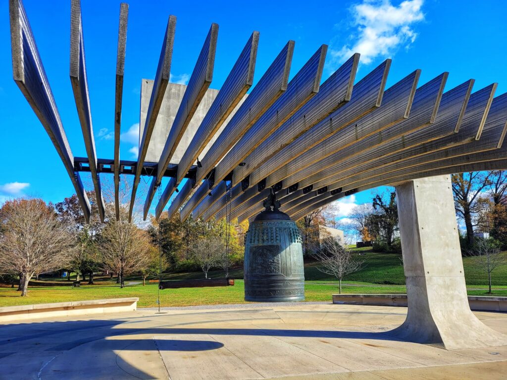 photo of oak ridge international friendship bell