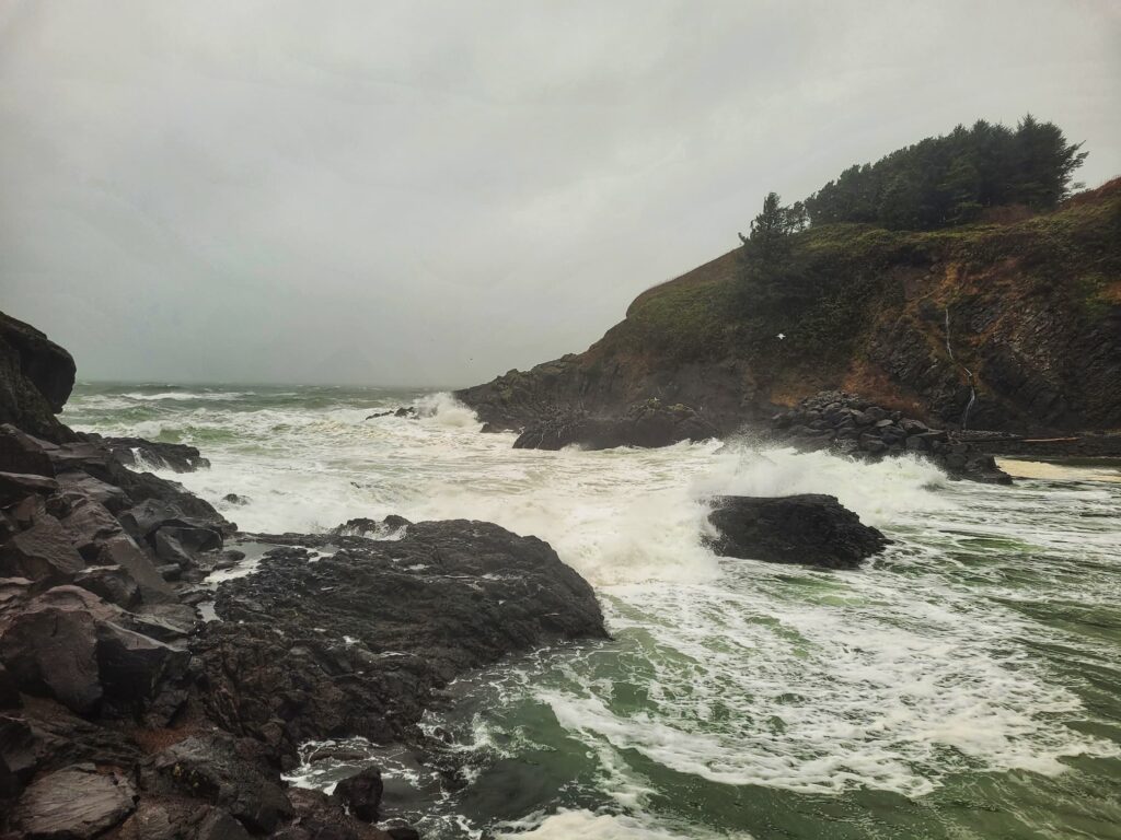 photo of  waves yaquina head outstanding natural area