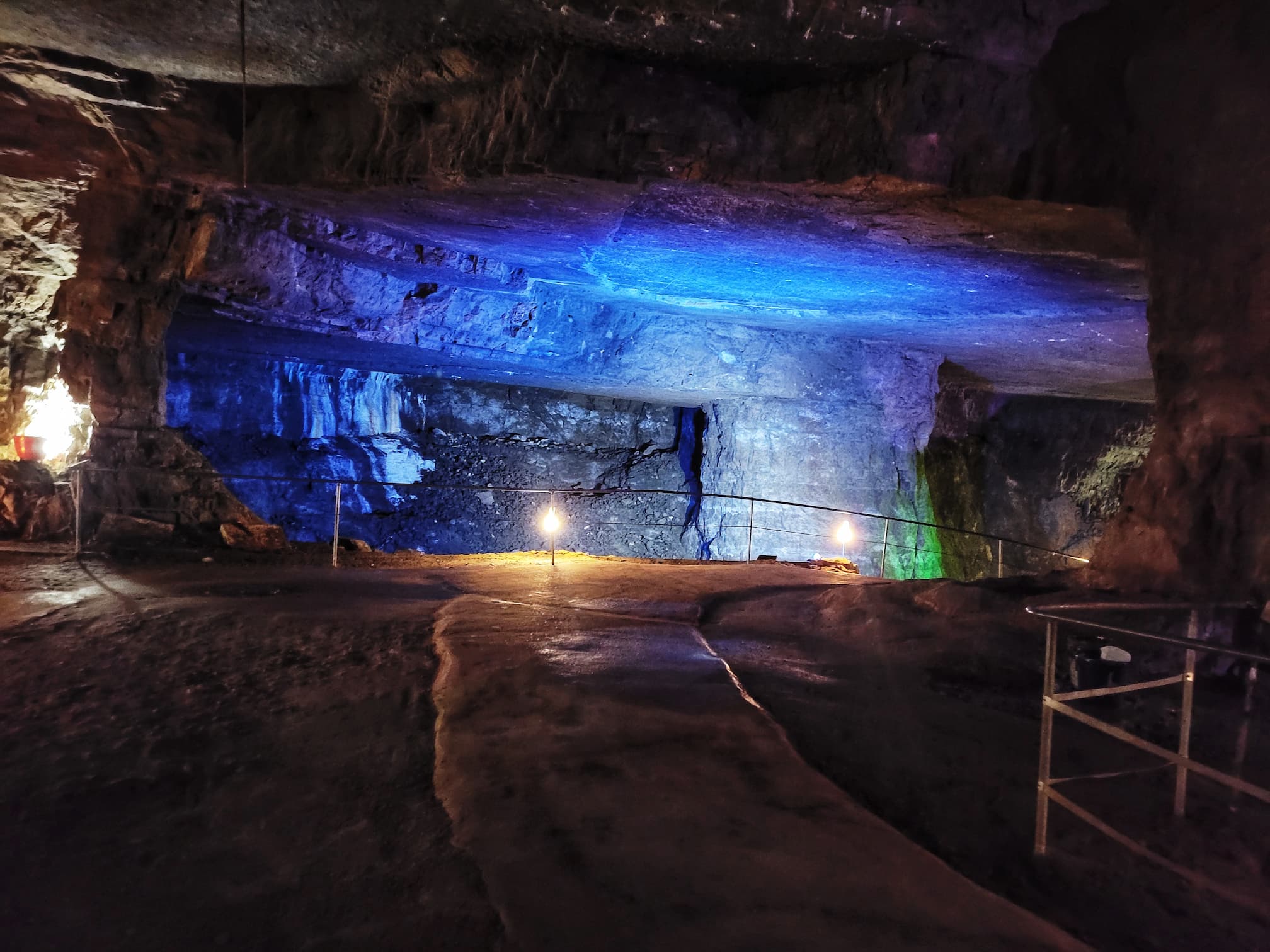 photo of bonne terre mine pathway