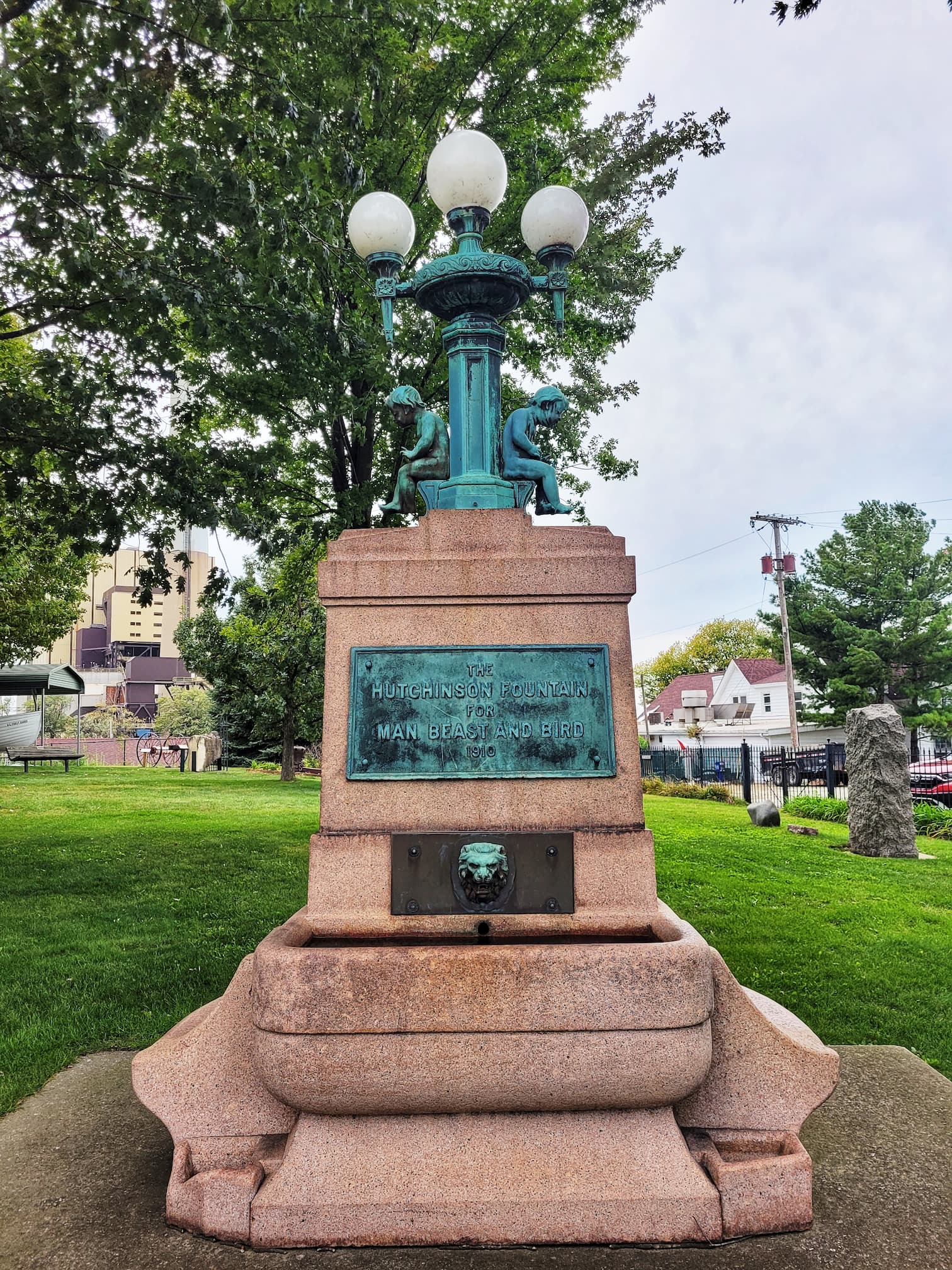 photo of hutchinson fountain