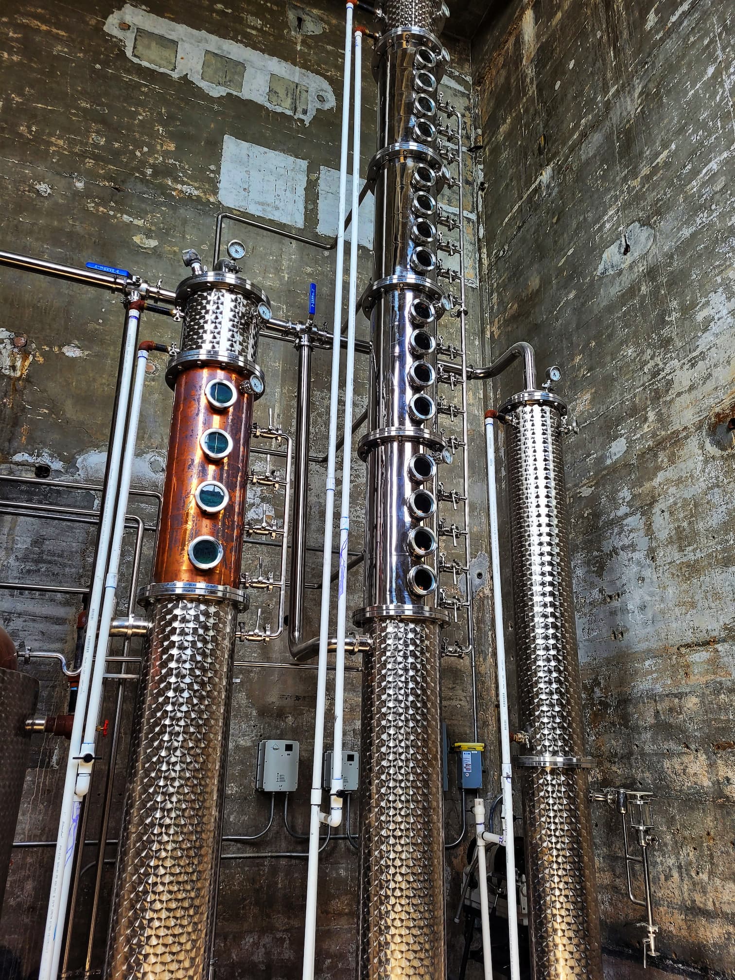 photo of dam whiskey co still