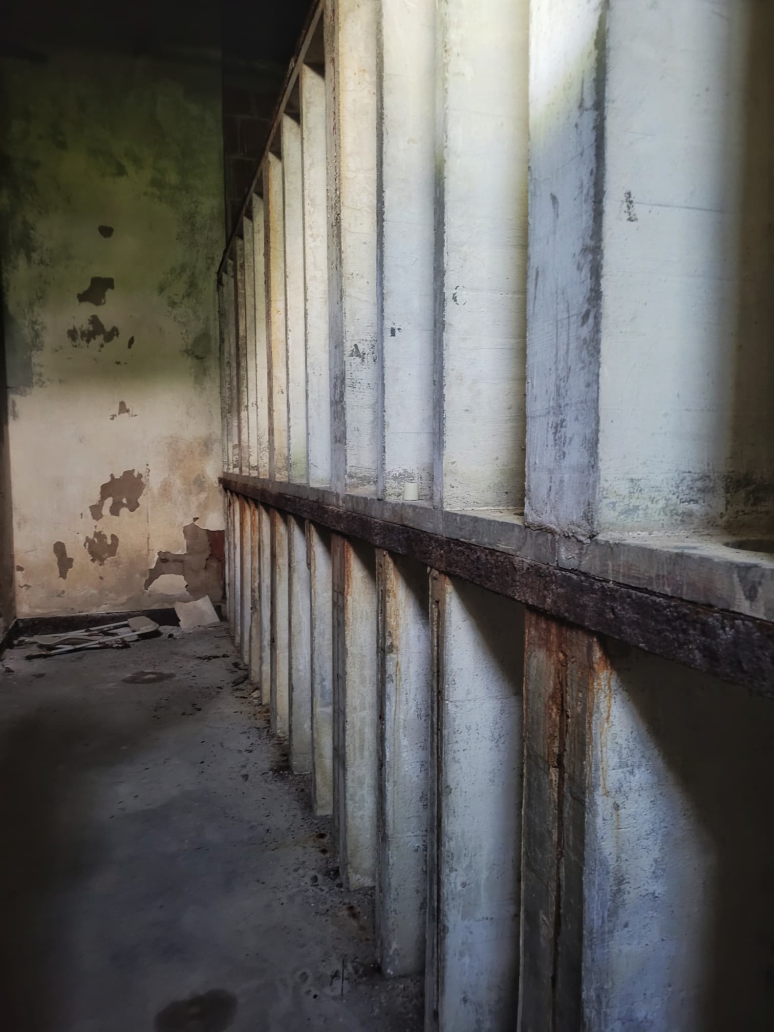 photo of hales bar dam walls
