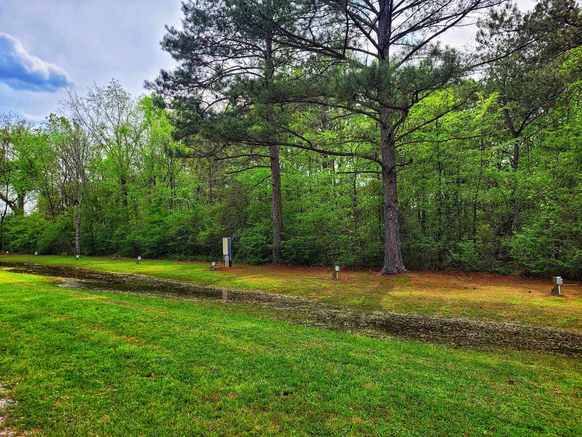 photo of talladega pit stop rv park tent sites