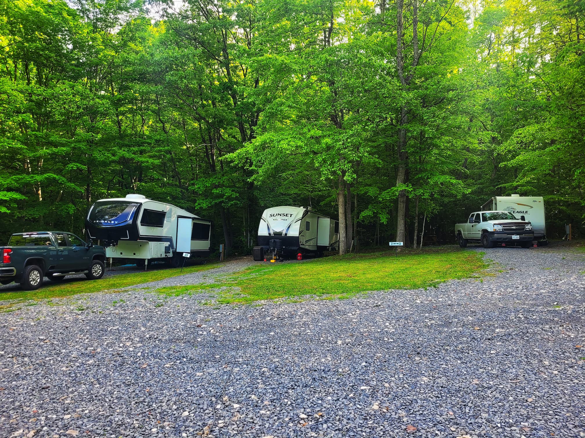 photo of bear mountain campground in fayetteville