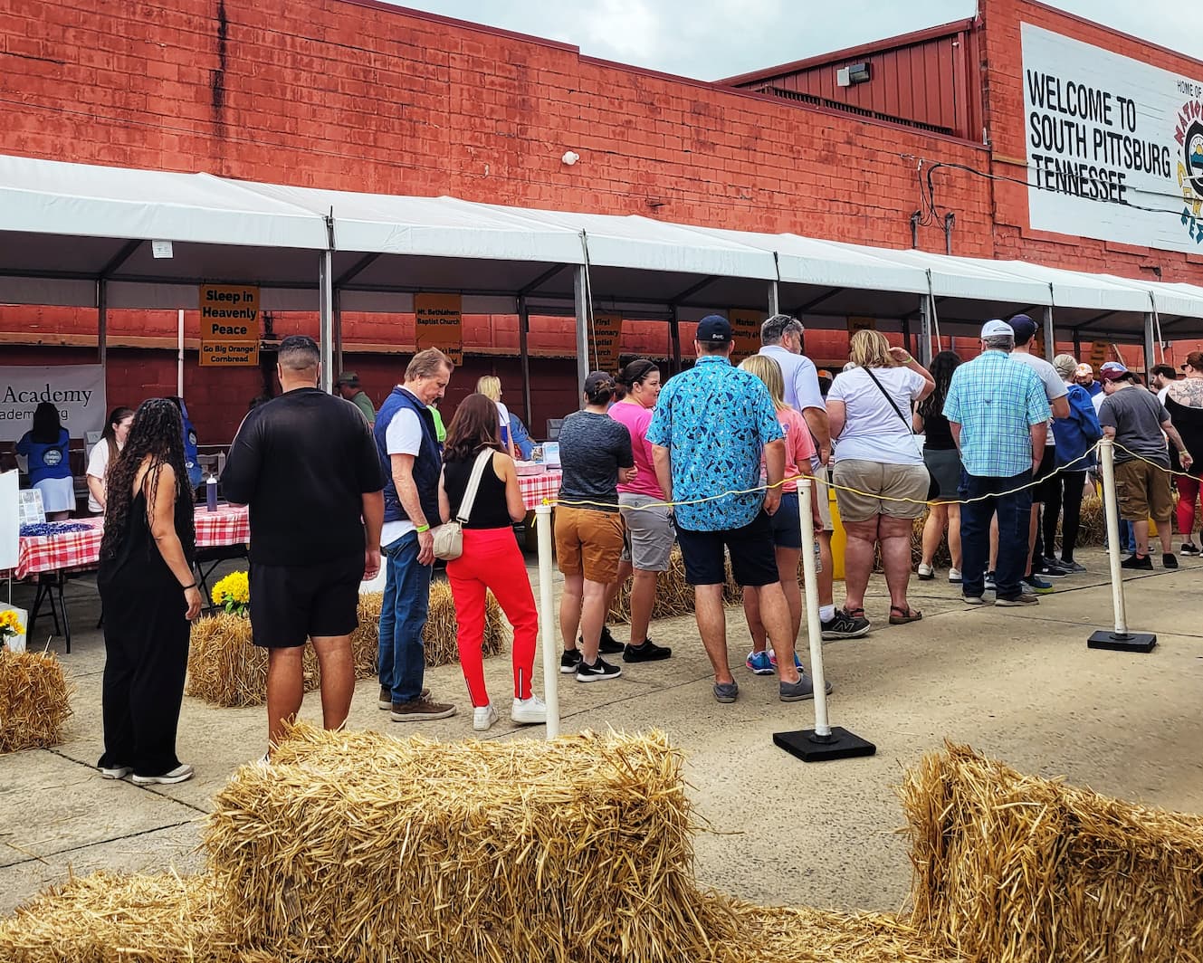 photo of national cornbread festival crowd