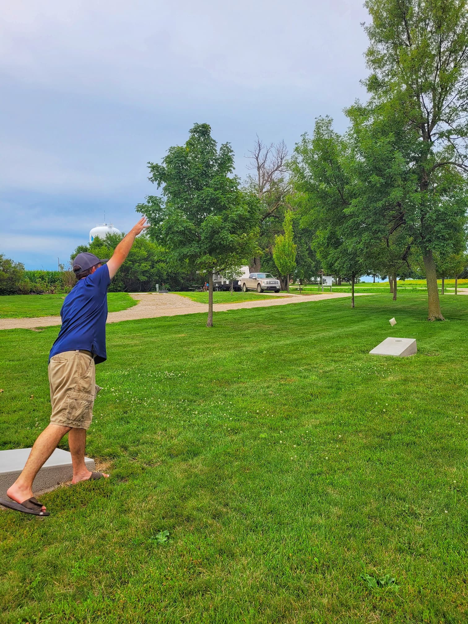photo of hawkeye point campground cornhole