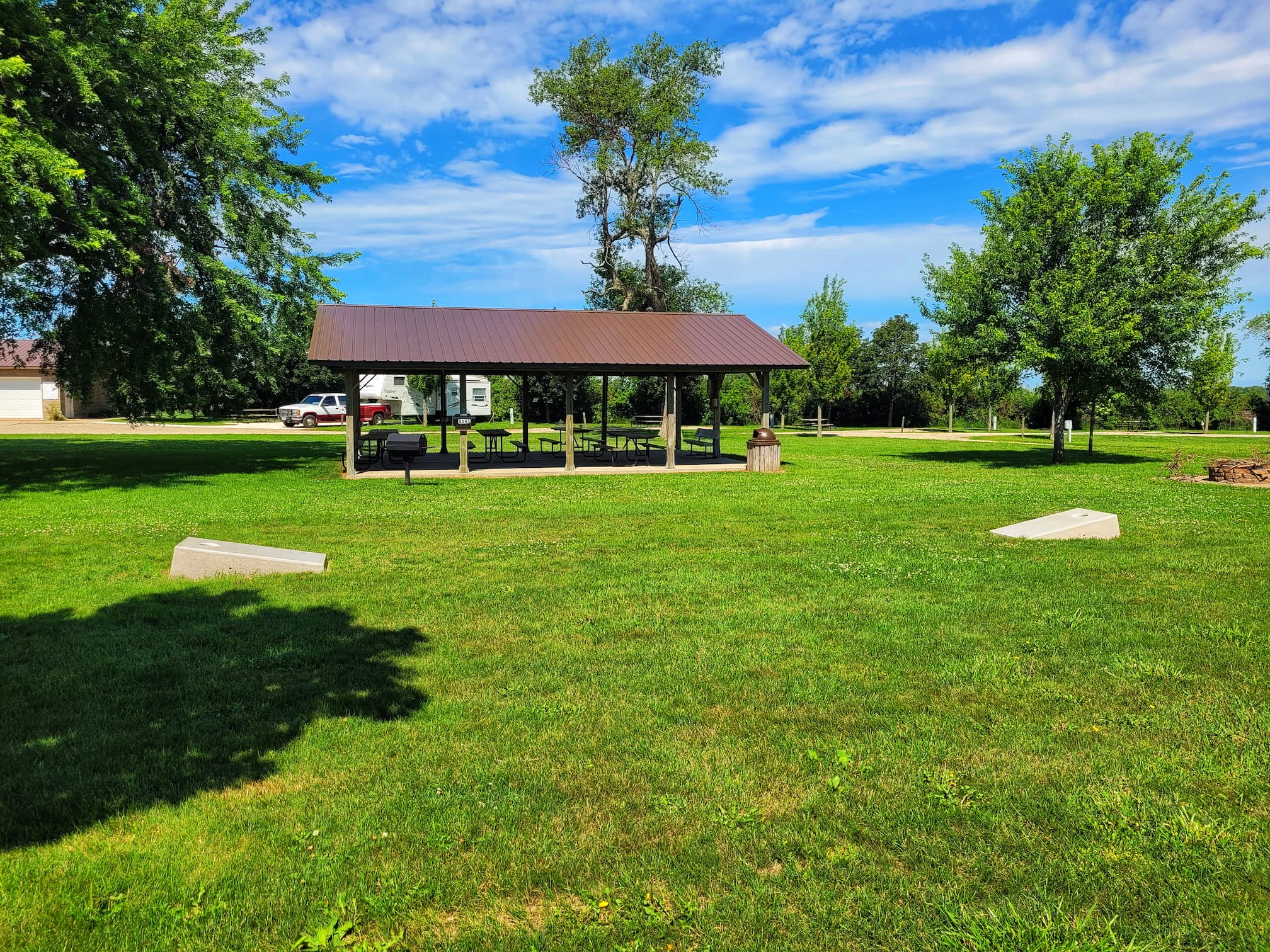 photo of hawkeye point campground shelter